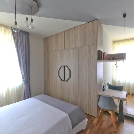 De Gasperi 55 Sea View Neapol